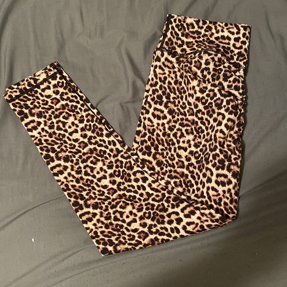 Zyia scrunch booty leggings - Picture 2 of 3